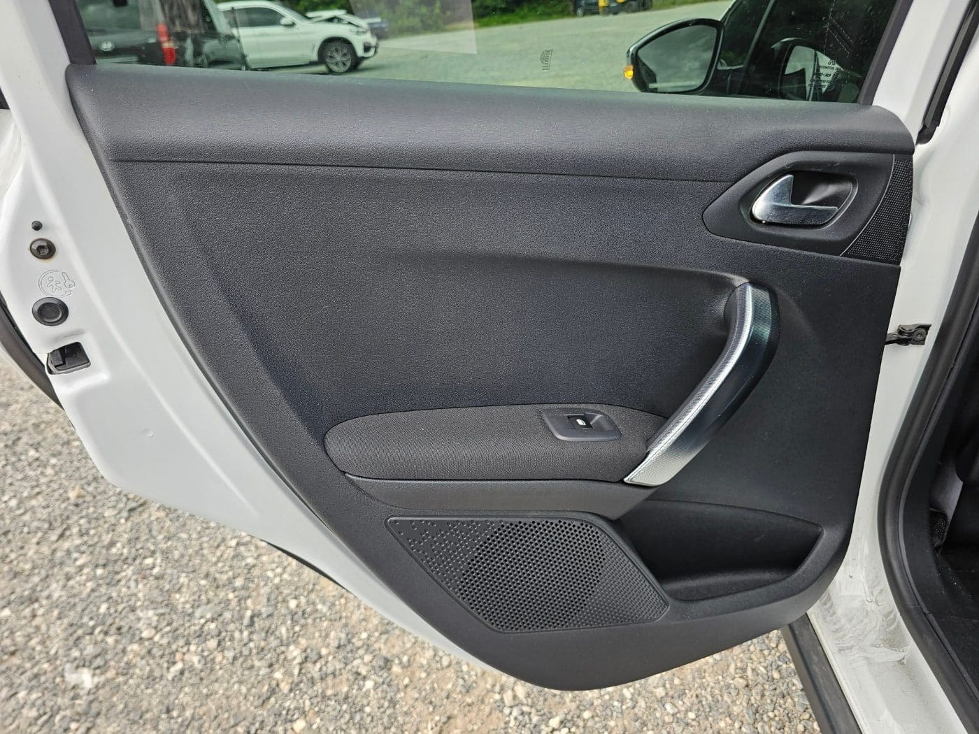 2015 Peugeot  2008 1.6 (S/N: 002491) 23