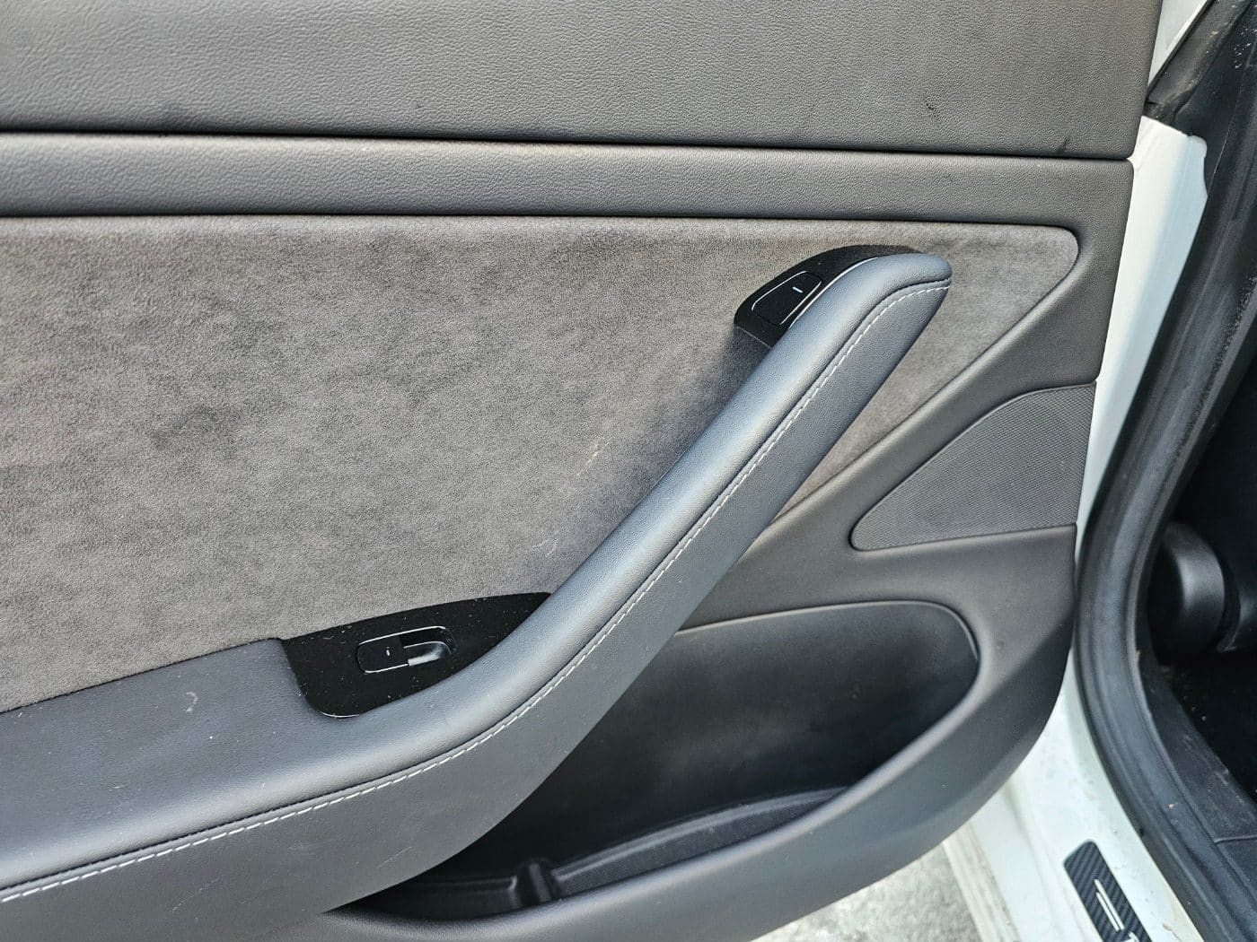 2020 Tesla Model 3 Long Range (S/N: 809042) 28