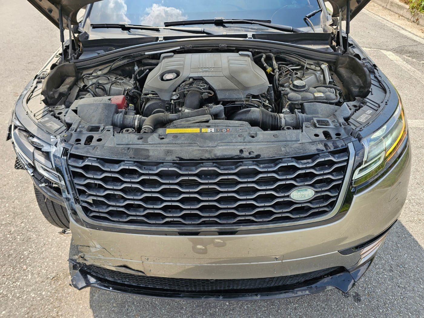 2018 Land Rover Range Rover Velar 3.0 D300 R-Dynamic (S/N: 770060) 25
