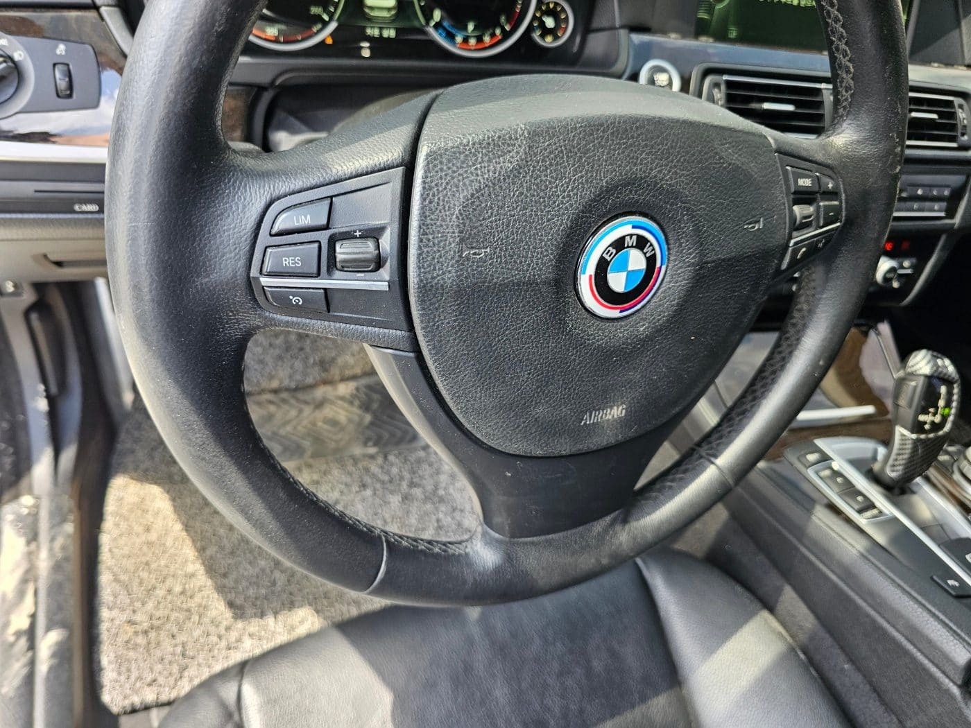 2013 BMW  5 Series (F10) 520d (S/N: Y57947) 38