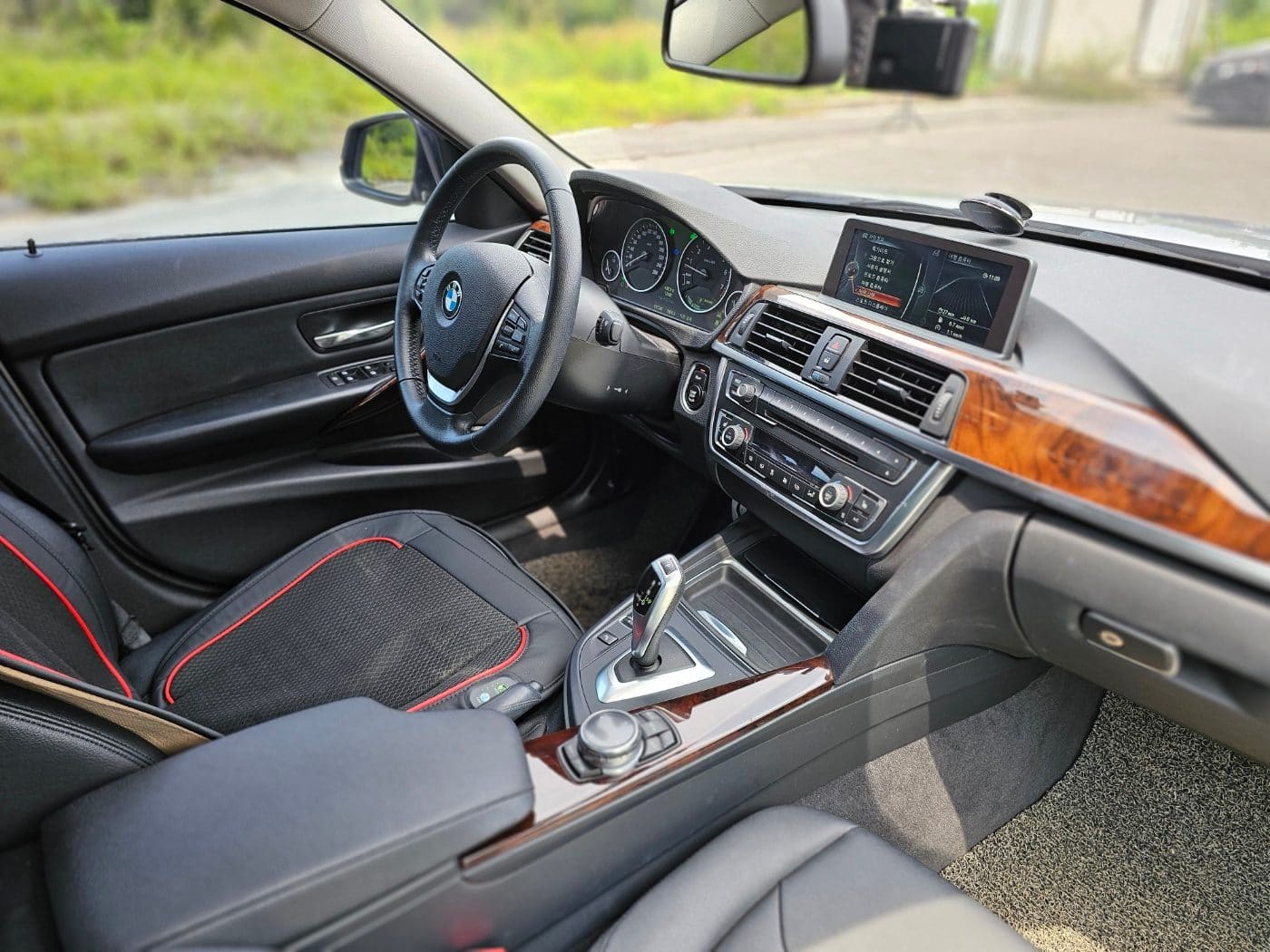 2014 BMW 3 Series (F30) 320i (S/N: 093911) 48