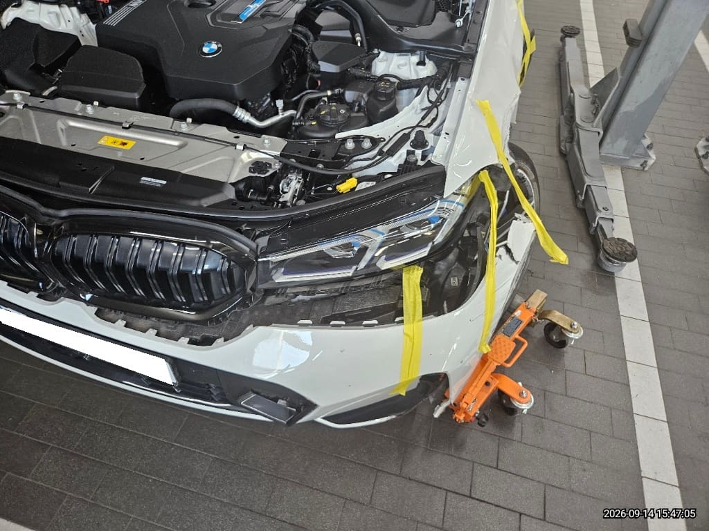 2023 BMW 3 Series (G20) 330e (P79734) pre-producted 7
