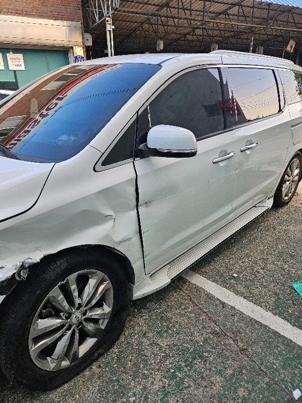 2016 Kia All New Carnival Diesel Limousine (157846) pre-producted 4