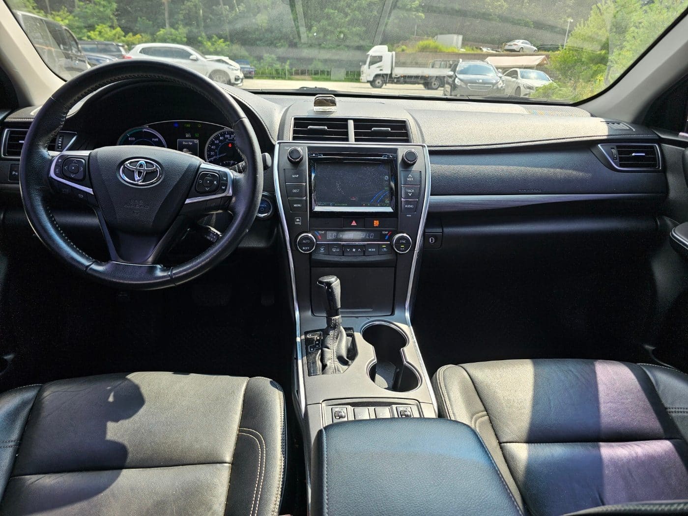 2016 Toyota New Camry Hybrid XLE (S/N: 186463) 35