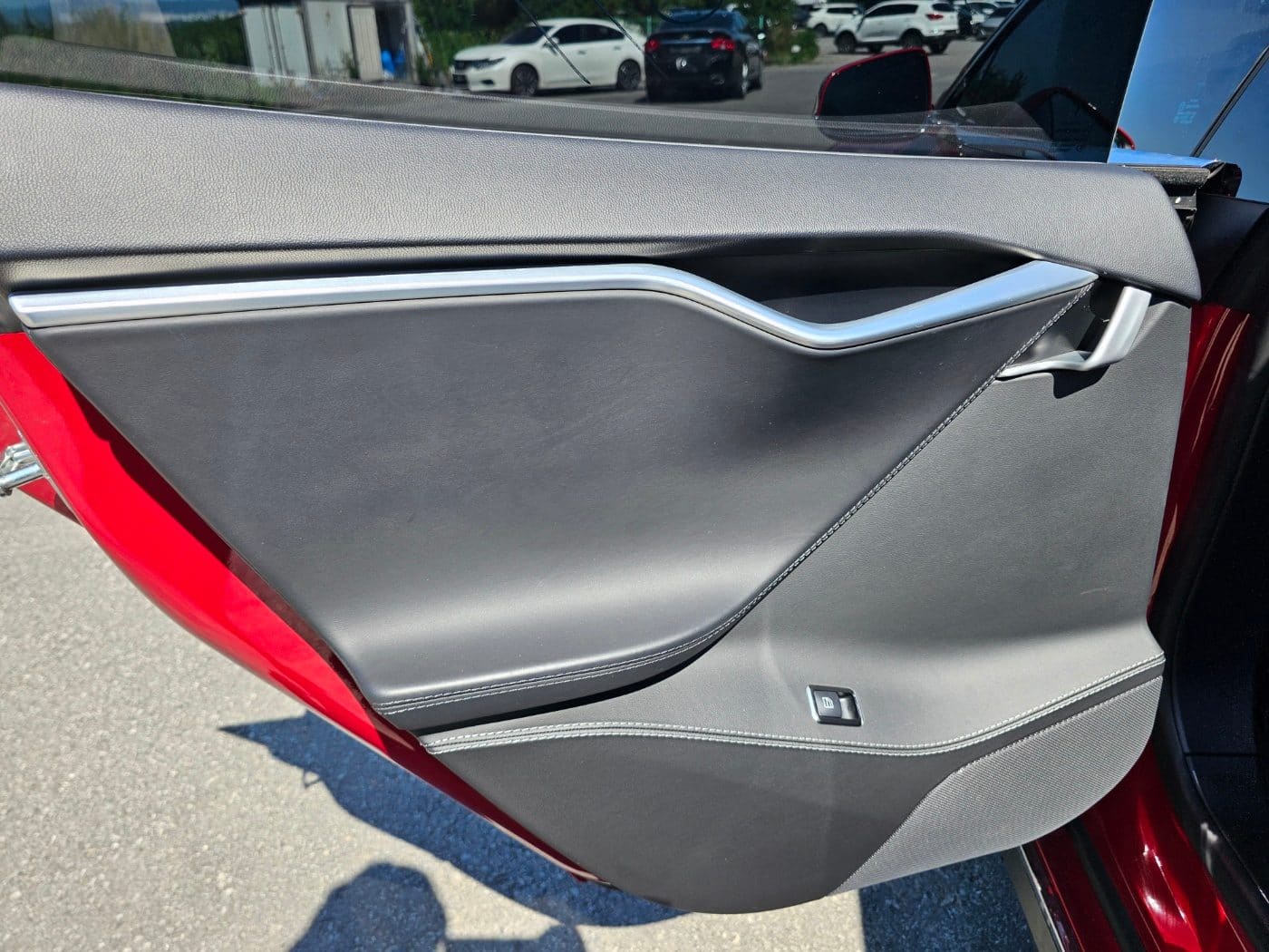 2014 Tesla Model S Performance (S/N: P63705) 25