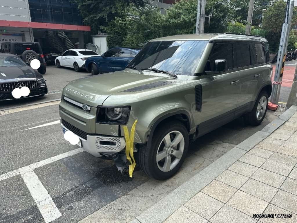 2023 Land Rover Defender (L663) D300 HES [RB Auction]