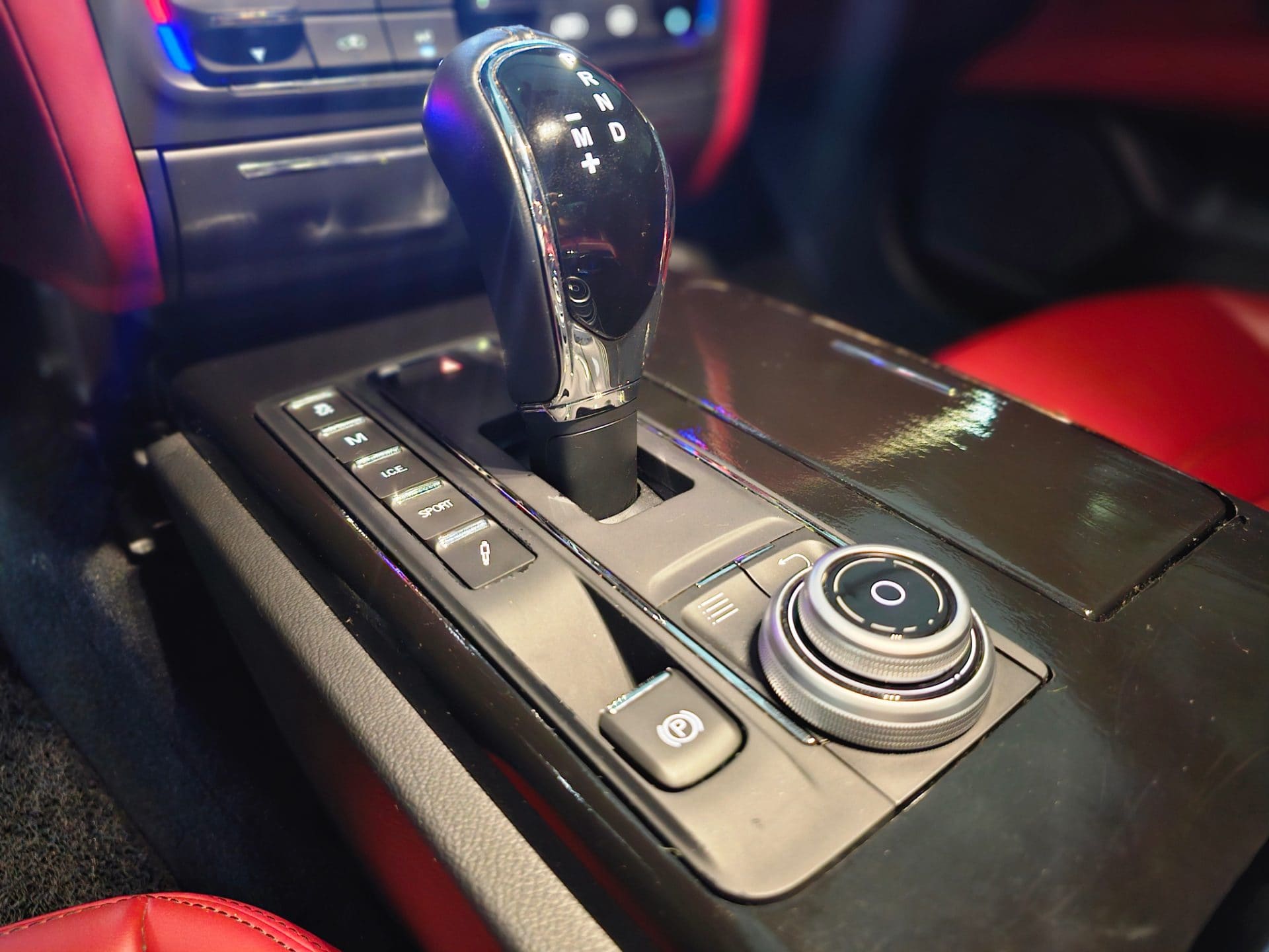 2018 Maserati Quattroporte S Q4 (S/N: 306262) 34