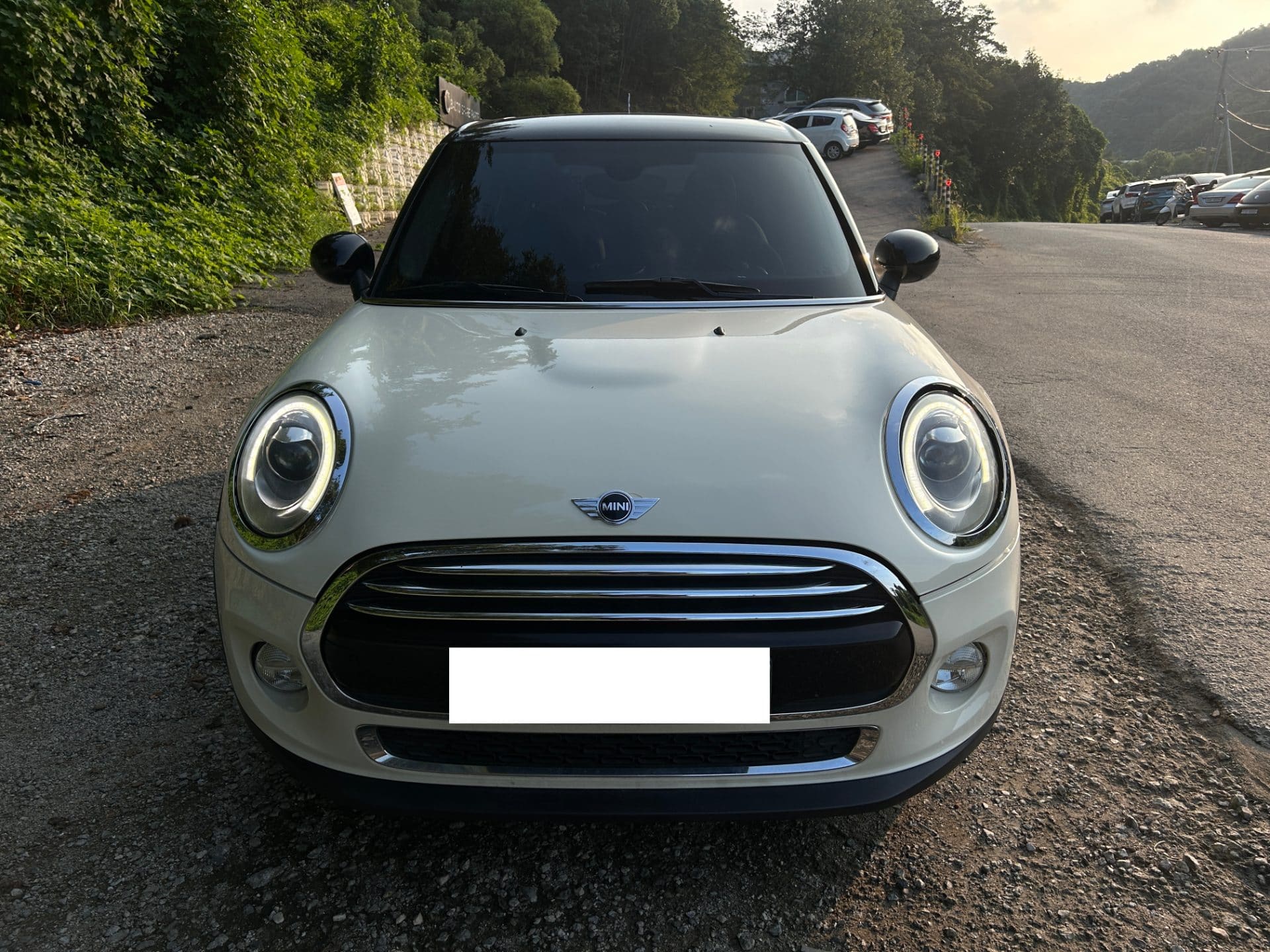 2015 Mini Cooper 5-door (S/N: B05592) 2