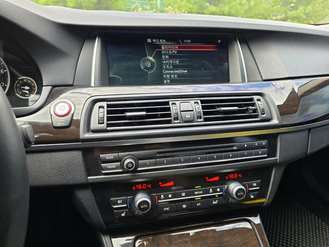 2014 BMW 5 Series (F10) 528i (S/N: 016204) 46