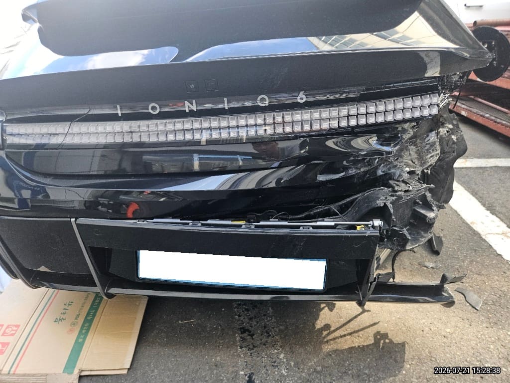 2022 Hyundai Ioniq 6 Long Range 4WD (011190) pre-producted 3