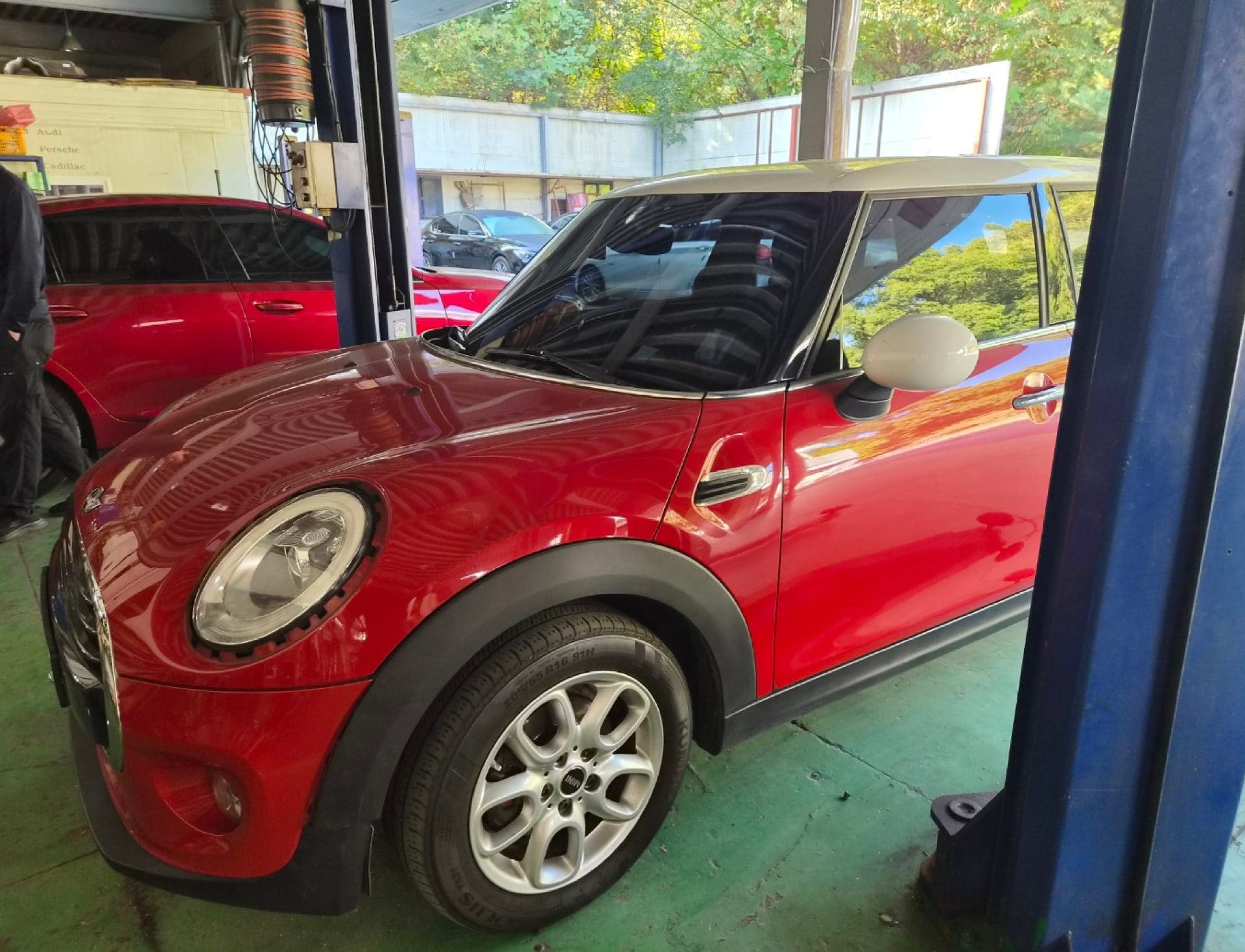 2018 MINI Cooper 5-Door (G05977) pre-producted 1