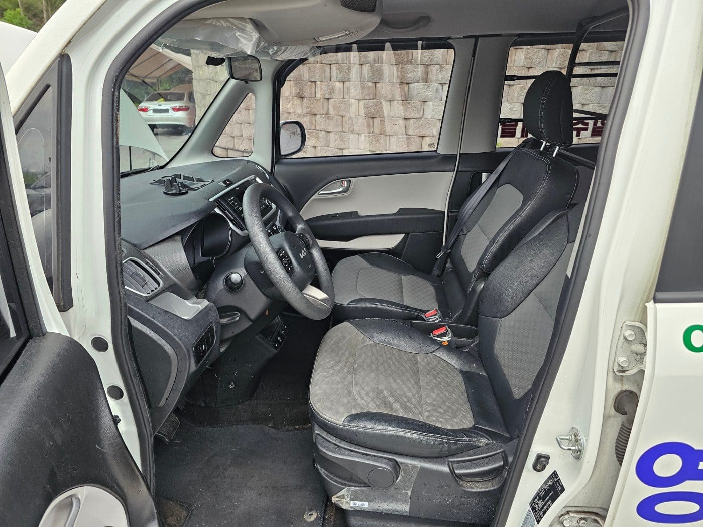 2022 Kia The New Ray van (S/N: 320163) 32