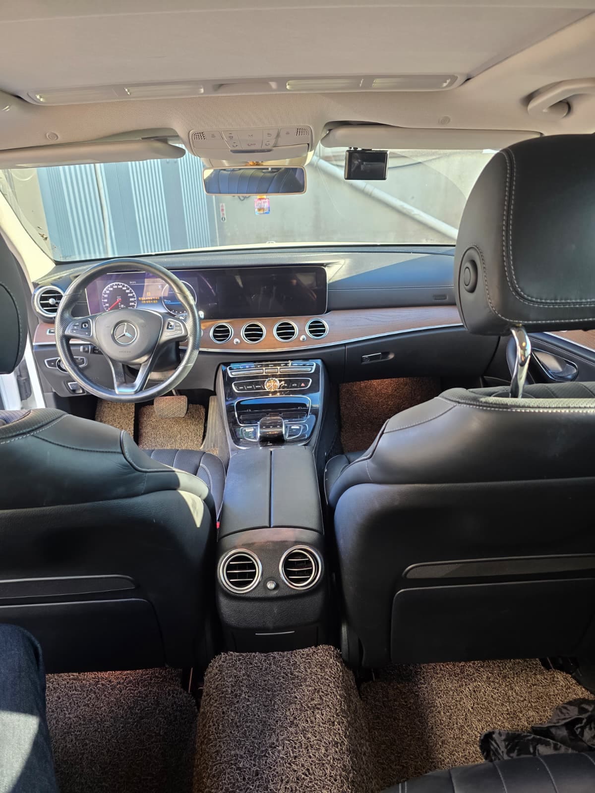 2018 Benz E-Class W213 E300 4MATIC Exclusive (423232) pre-producted 42