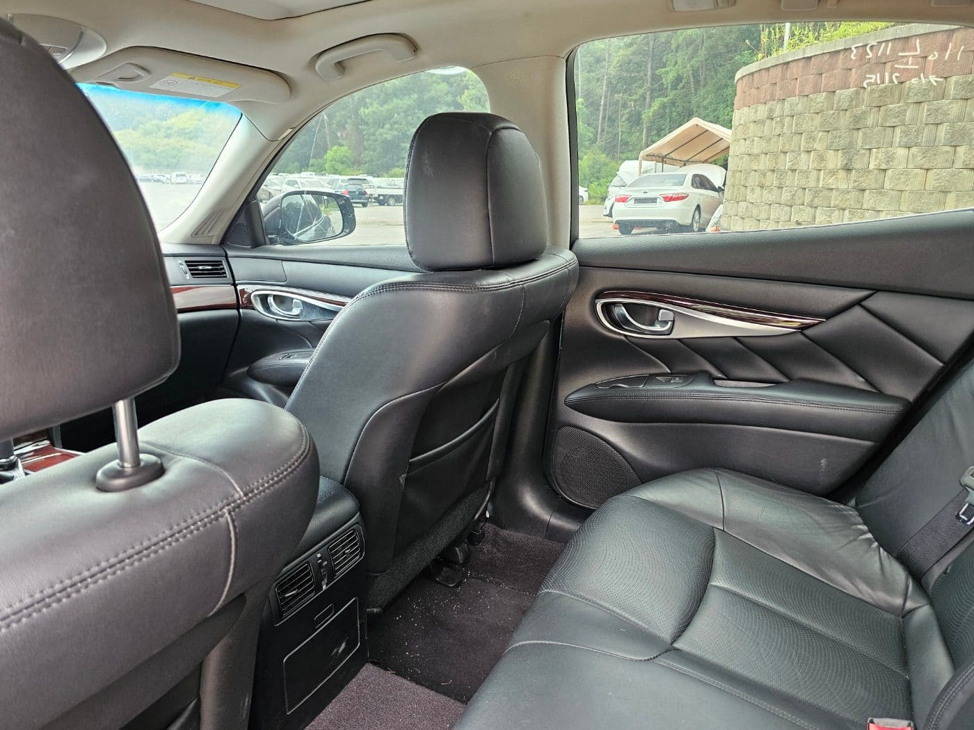 2016 Infiniti Q70 3.7 (S/N: 580214) 30