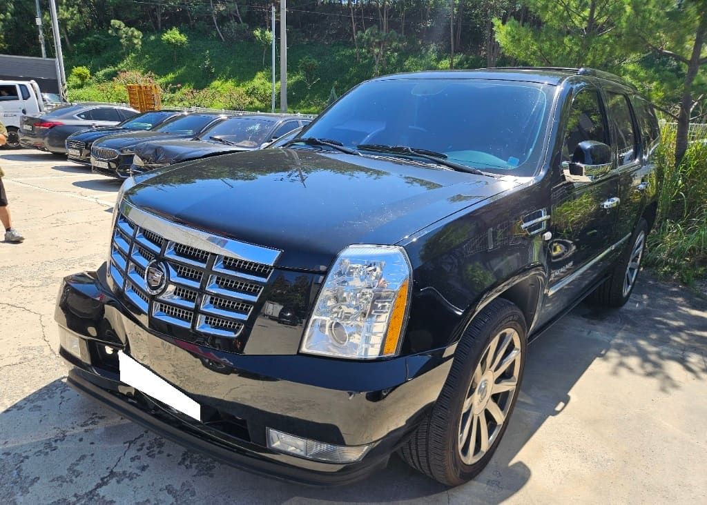 2011 Cadillac Escalade 6.2 (281014) pre-producted