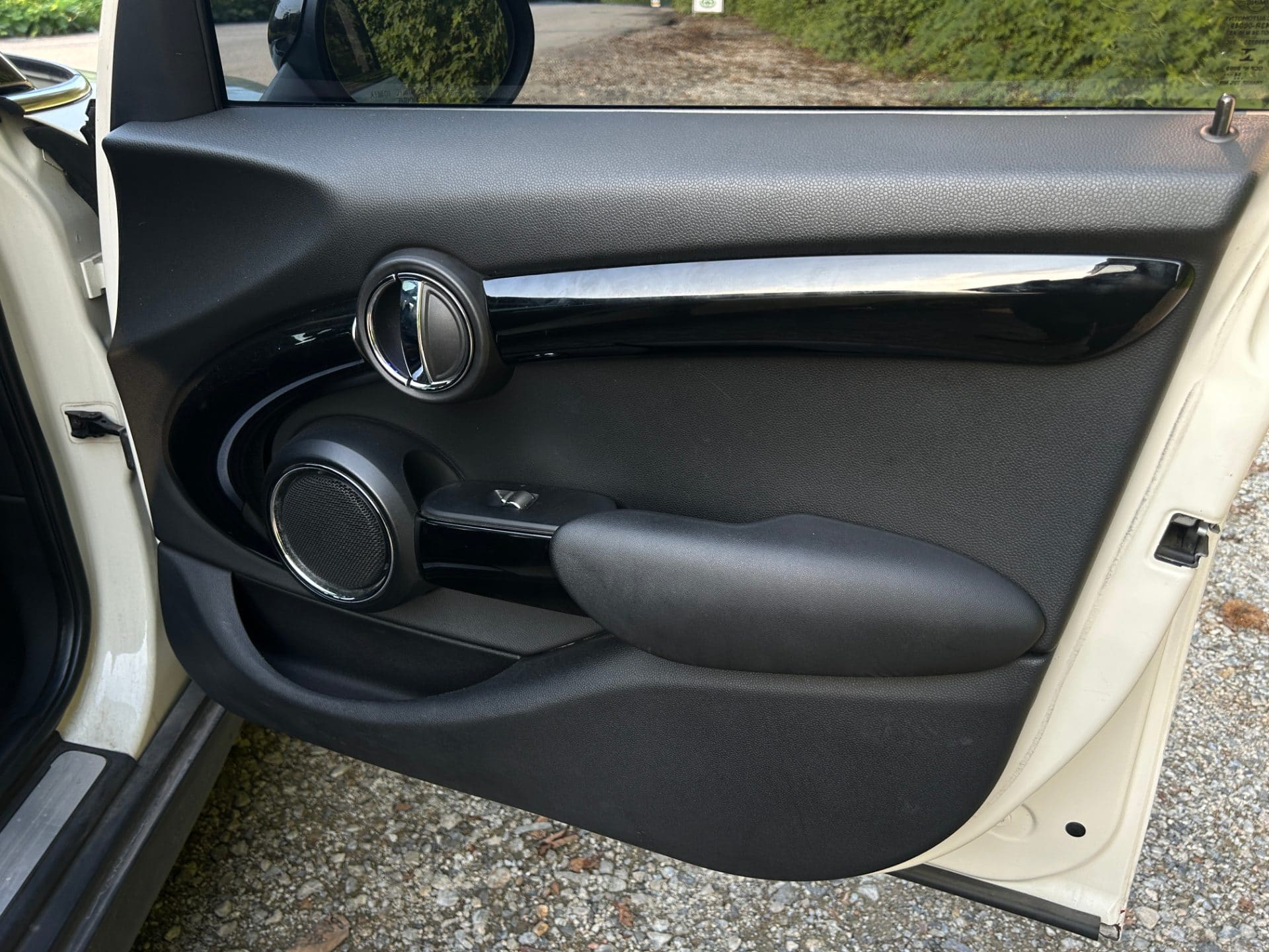 2015 Mini Cooper 5-door (S/N: B05592) 29