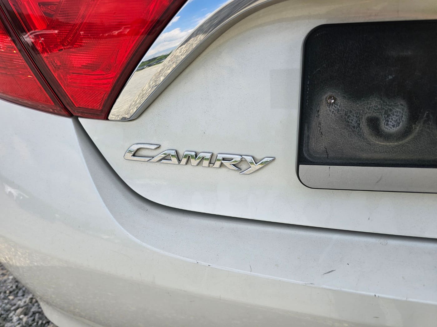 2016 Toyota New Camry Hybrid XLE (S/N: 186463) 18