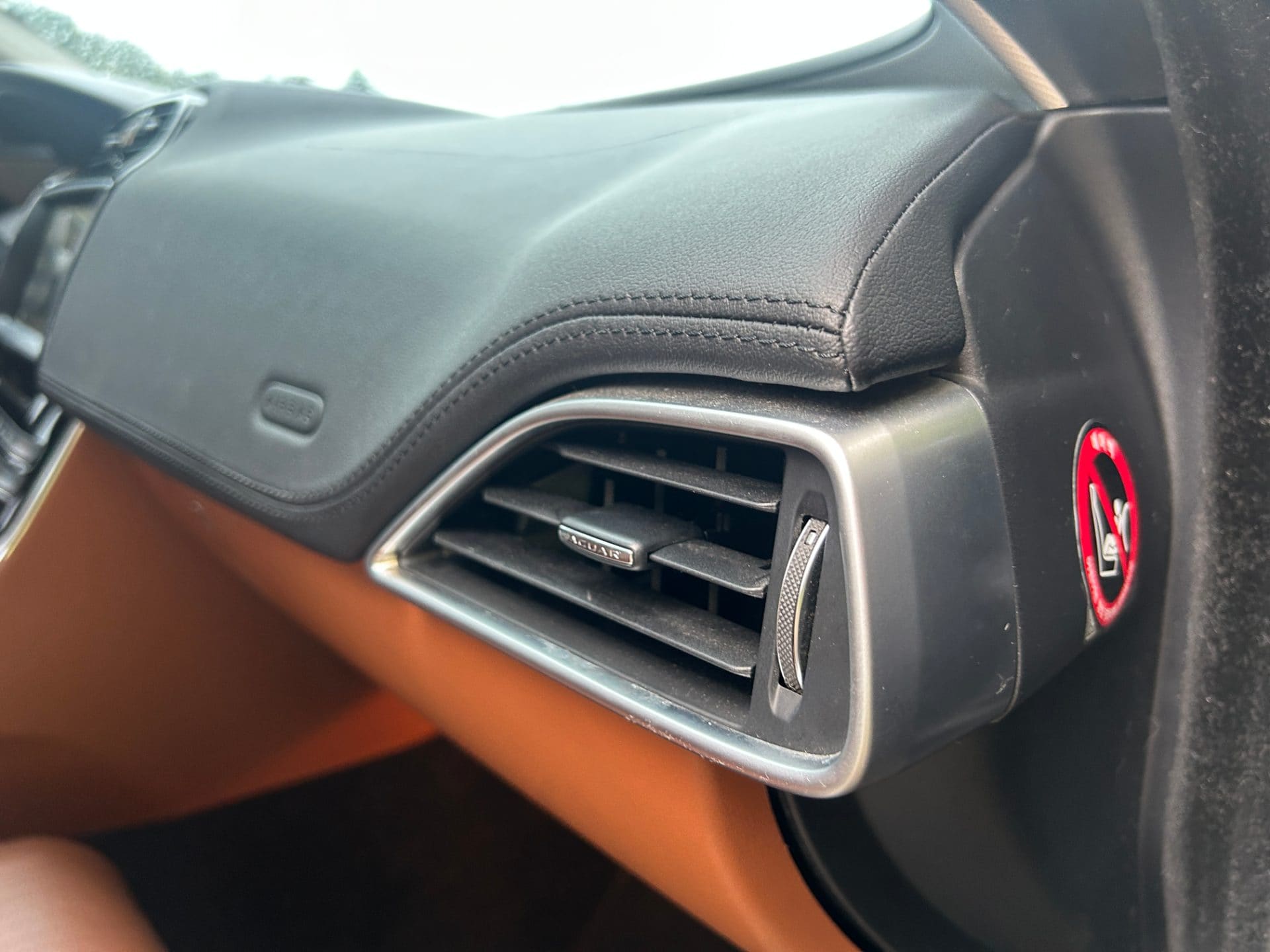 2018 Jaguar XE 2.0D (S/N: P24131) 37