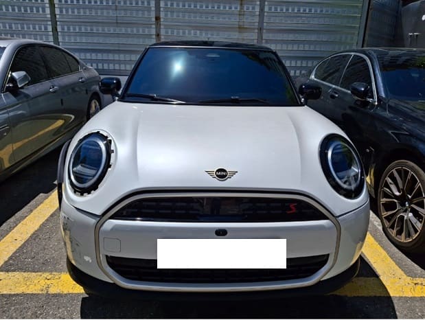 2025 Mini Cooper S Favored (W18219) pre-producted