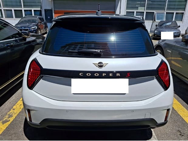 2025 Mini Cooper S Favored (W18219) pre-producted 4