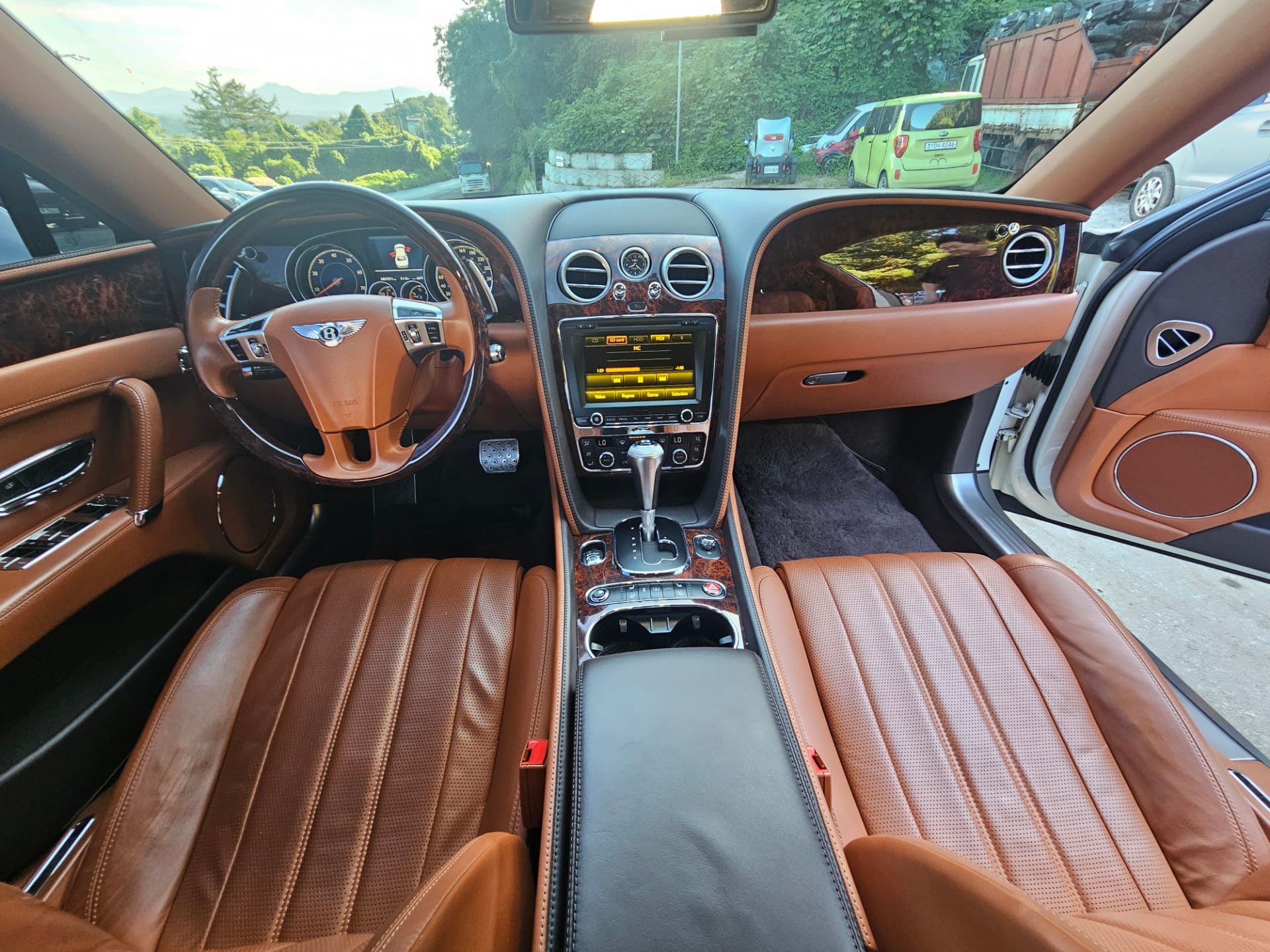 2016 Bentley Flying Spur 6.0 (S/N: 057561) 32
