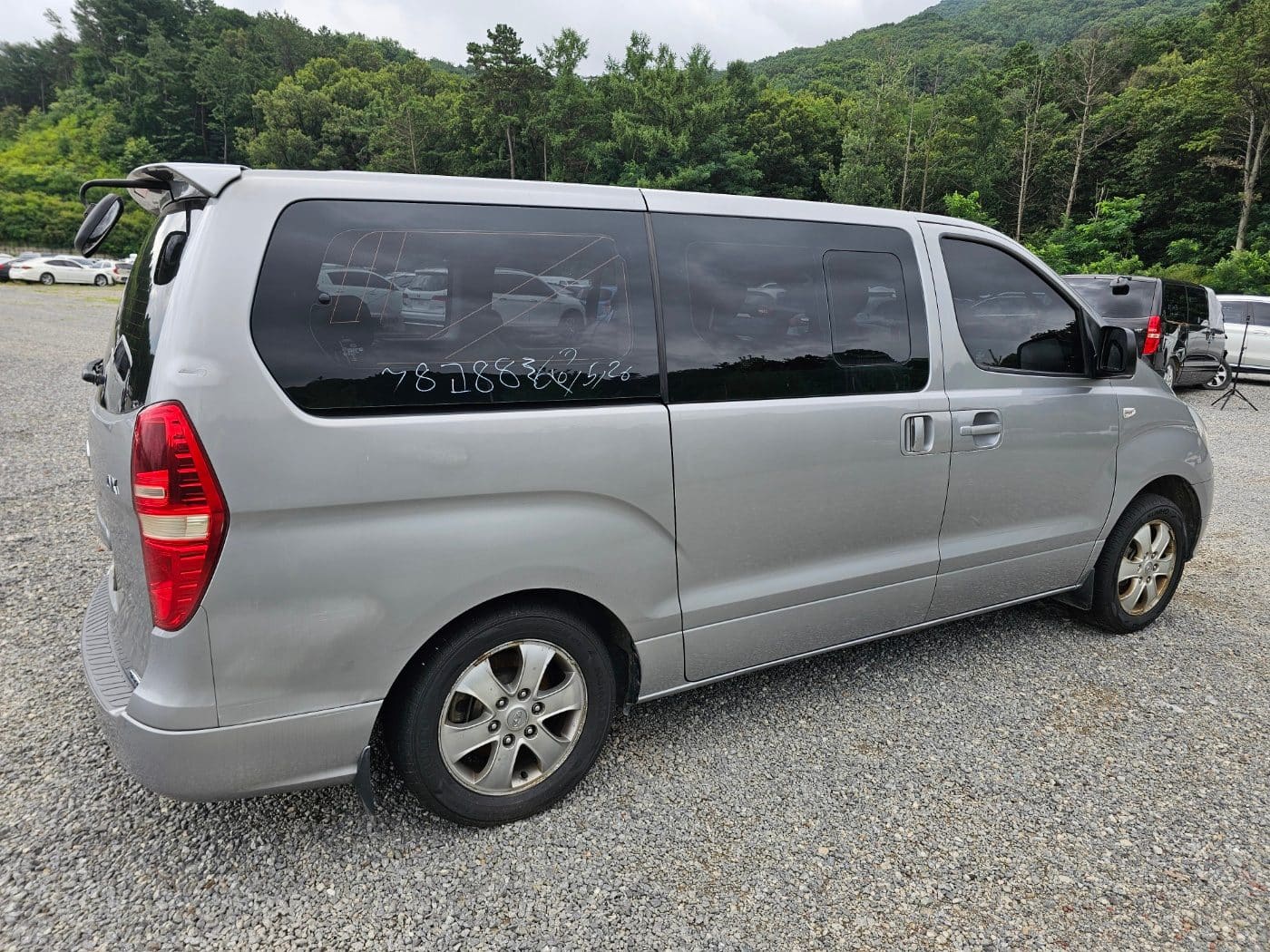 2011 Hyundai Grand Starex 12seats CVX (S/N: 367941) 4