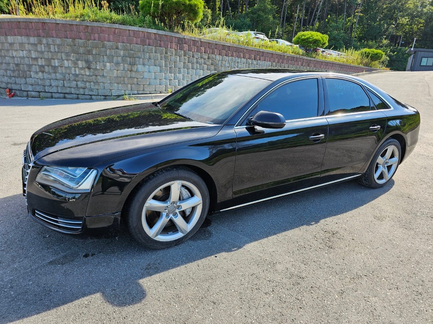 2011 Audi New A8 4.2 FSI Quattro (S/N: 009190)