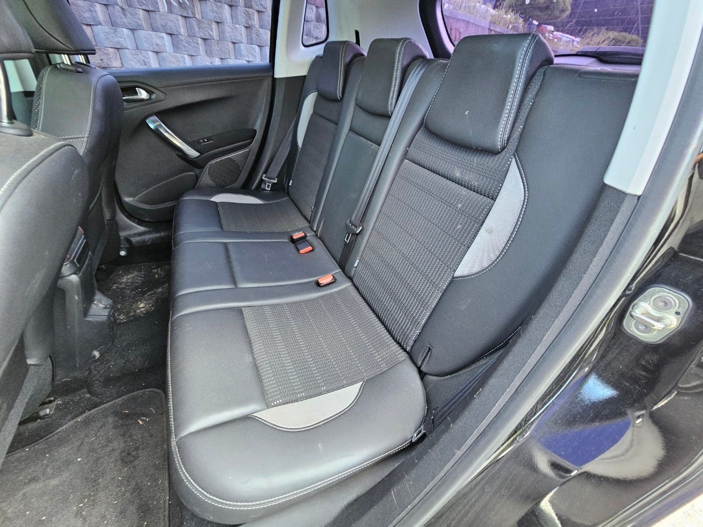 2015 Peugeot 2008 1.6 E-HDI (S/N: 045004) 28
