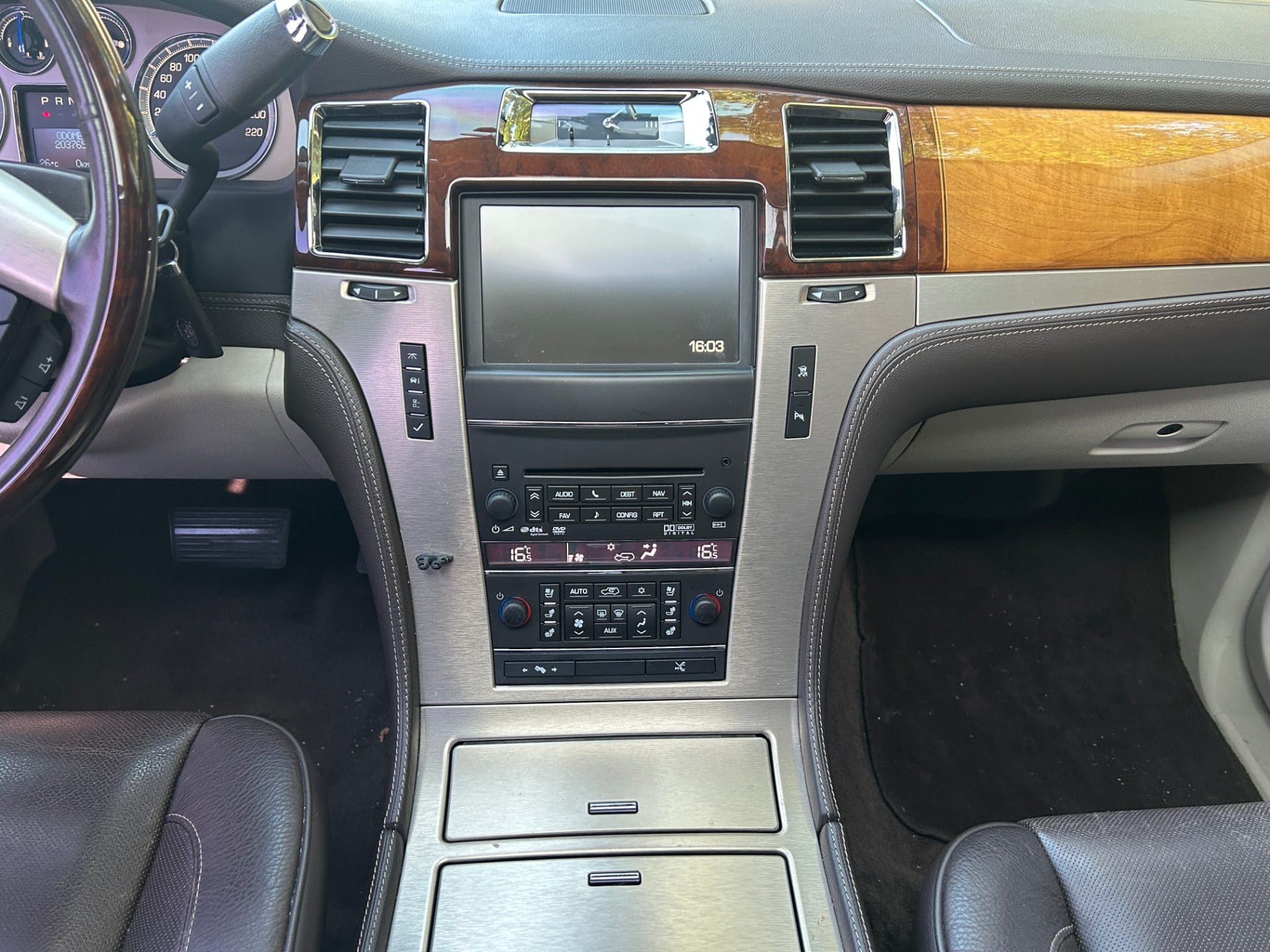 2011 Cadillac Escalade 6.2 (S/N: 281014) 56