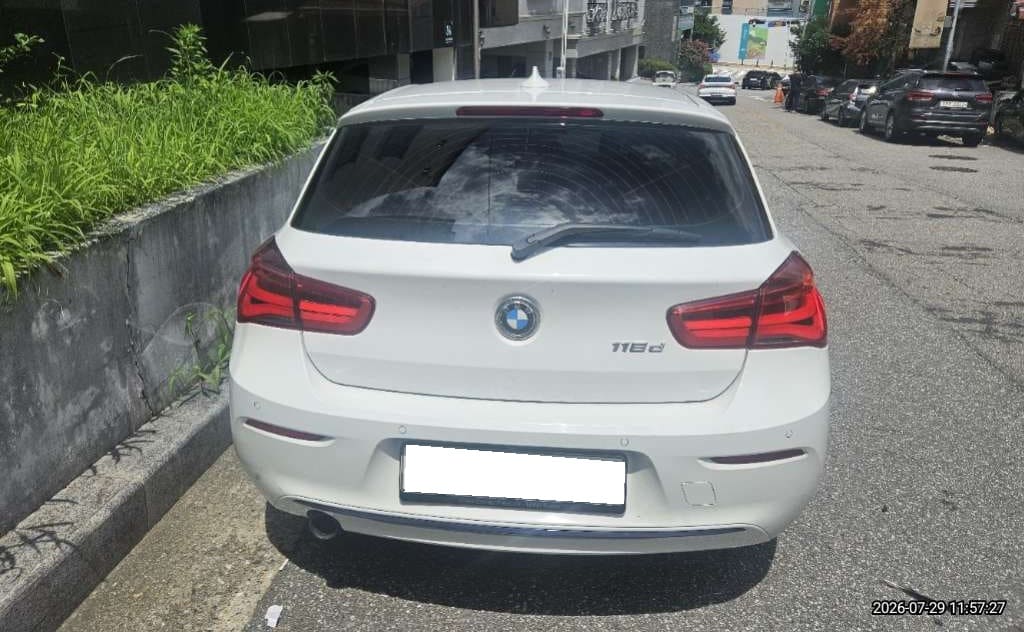 2016 BMW 1 Series (F20) 118d Sport (803918) pre-producted 6