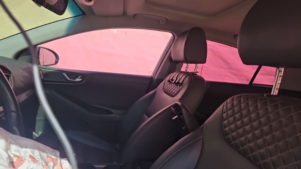 2018 Hyundai Ioniq Electric Q (013655) pre-producted 3