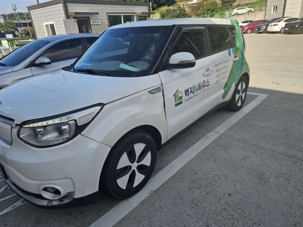 2018 Kia Soul EV (029615) pre-producted 5