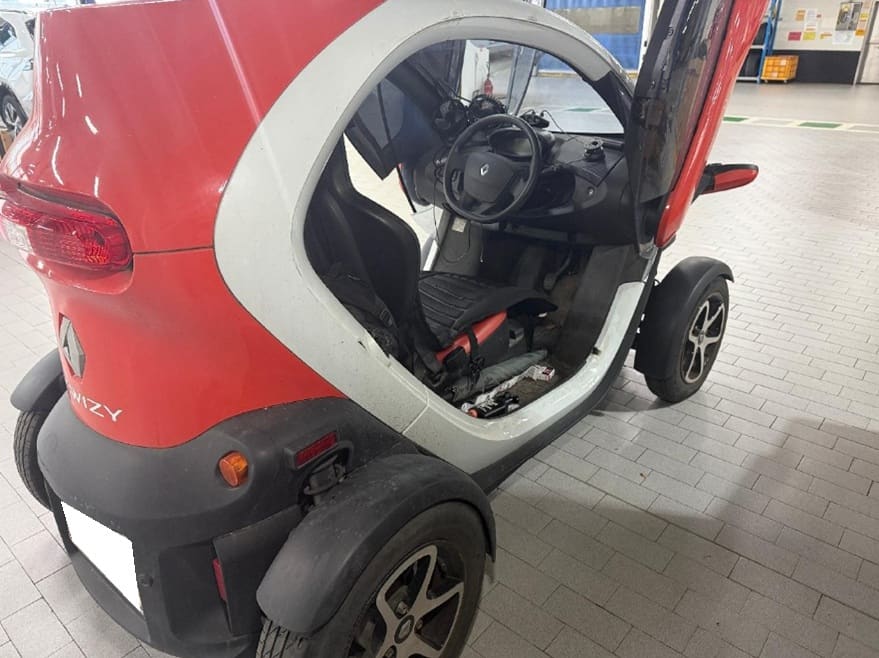 2018 Renault Twizy EV Intens (069434) pre-producted 4