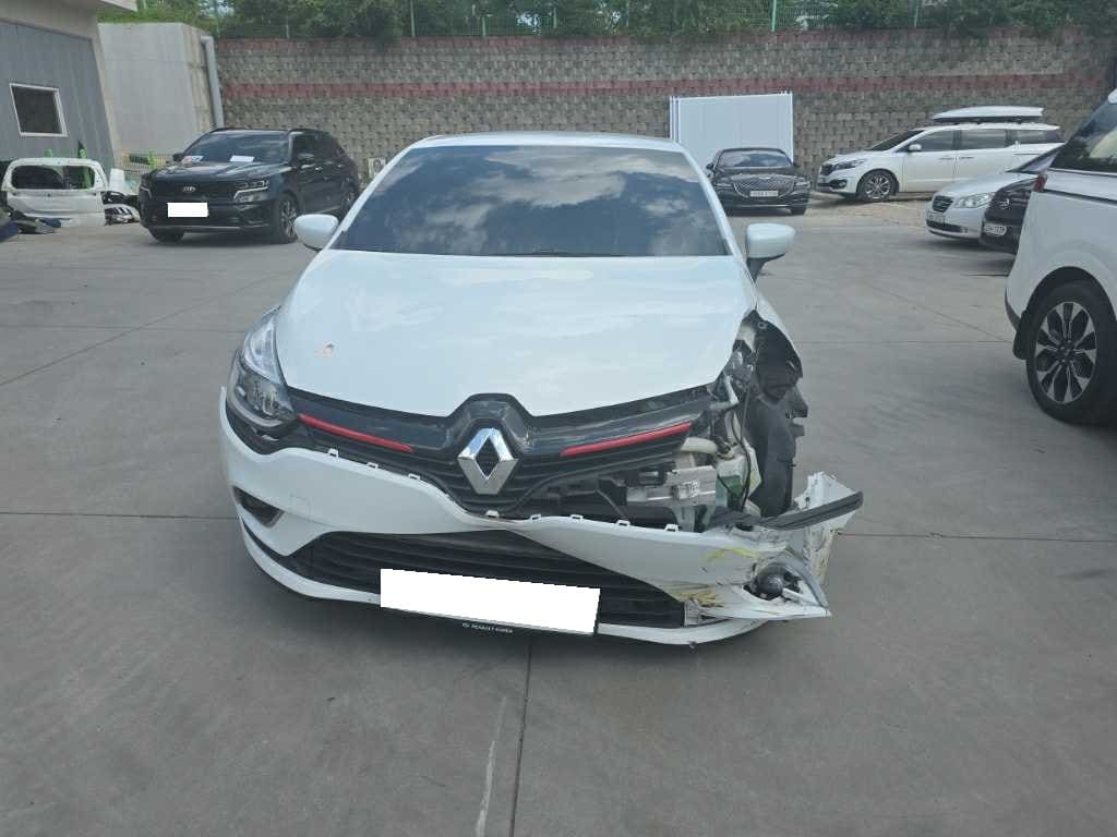 2018 Renault Clio 1.5 Intens (445762) pre-producted 3
