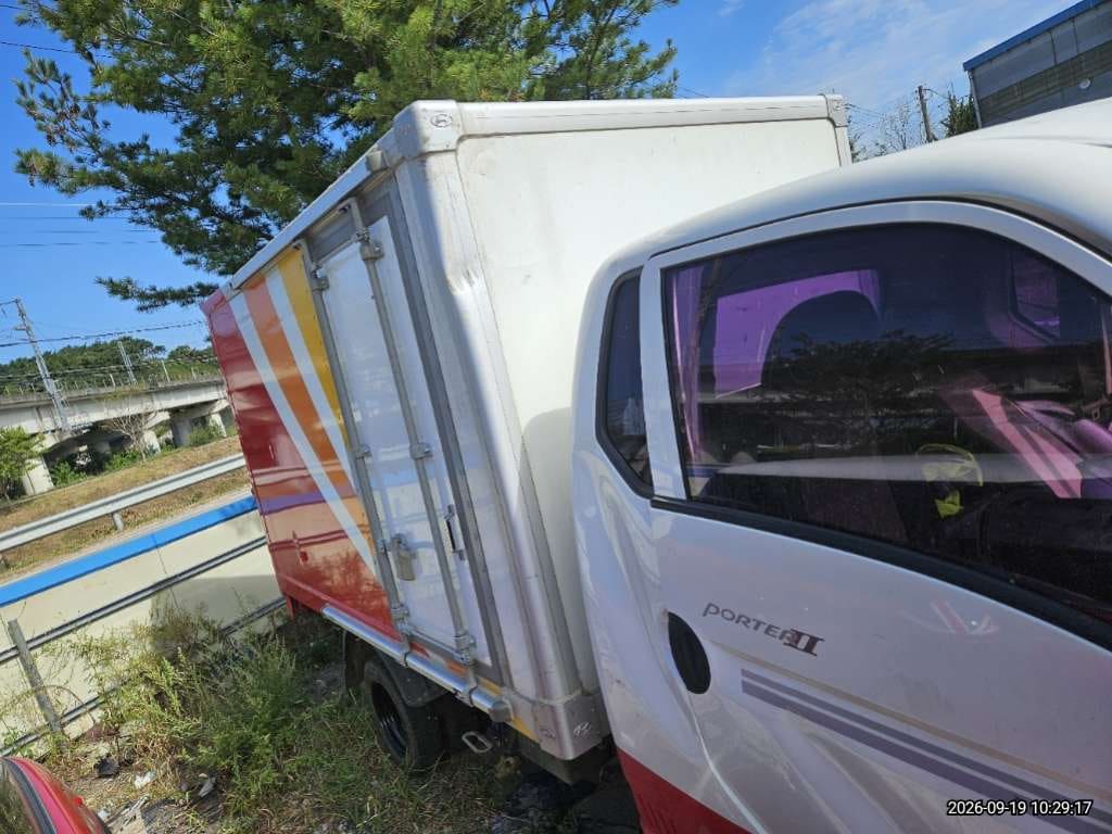 2019 Hyundai Porter II Super Cab / Extra-Long Wheelbase / (CRDi) (716046) pre-producted 4