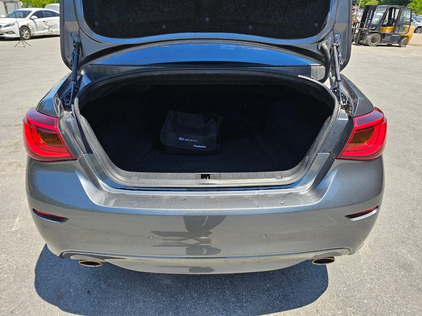 2016 Infiniti Q70 3.7 (S/N: 580157) 12
