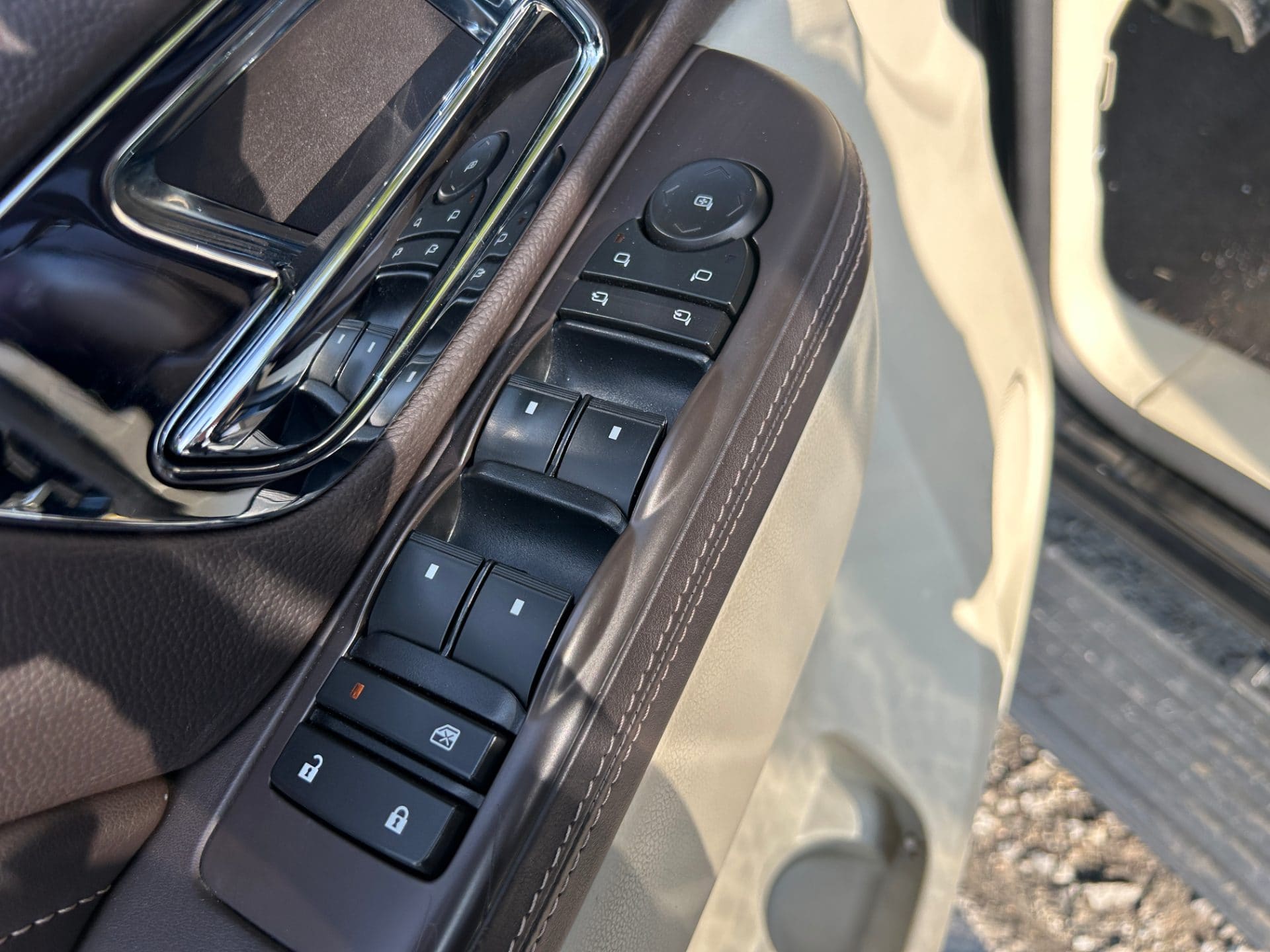 2011 Cadillac Escalade 6.2 (S/N: 281014) 44