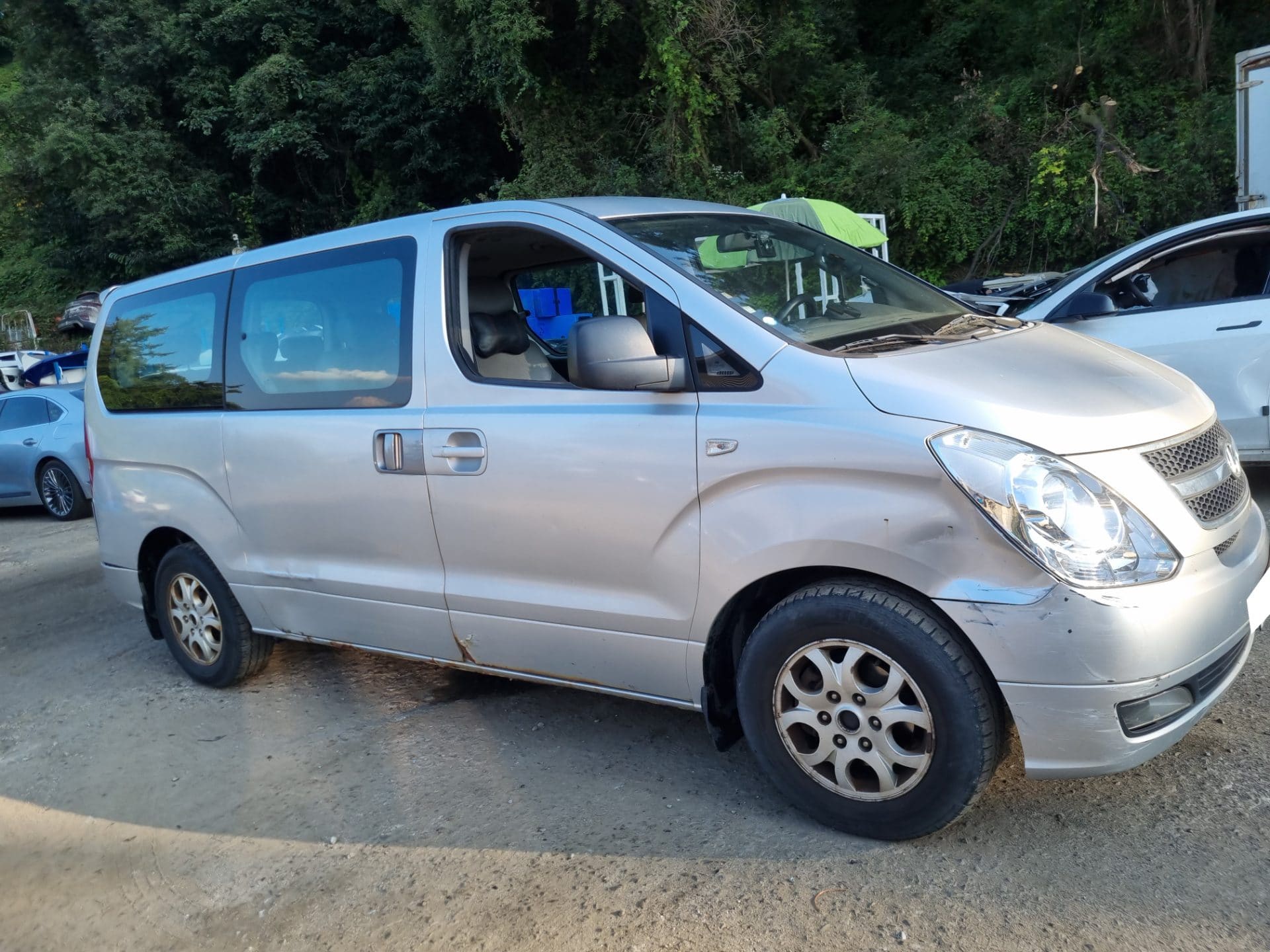 2010 Hyundai Grand Starex Wagon CVX (199869) pre-producted 4