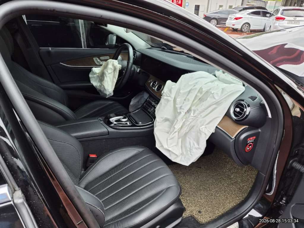 2019 Benz E-Class (W213) E300e (674404) pre-producted 6