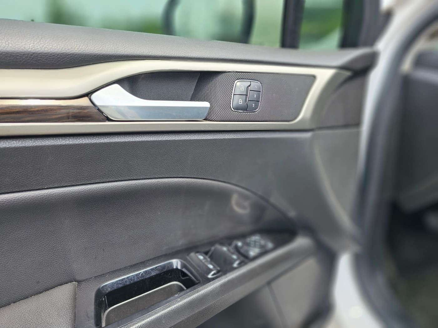 2015 Ford Fusion 2.0 SE (S/N: 155858) 38