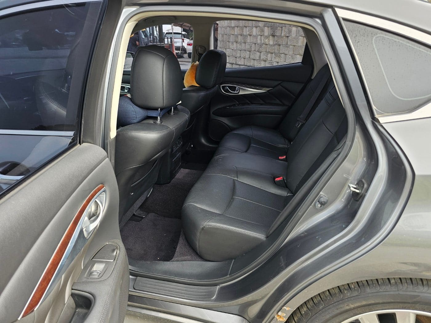 2016 Infiniti Q70 3.7 (S/N: 580157) 27