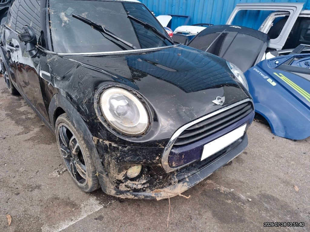 2017 Mini Cooper D (C12637) pre-producted