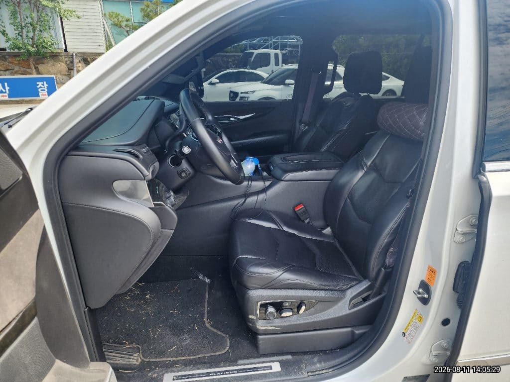 2017 Cadillac Escalade 6.2 V8 ESV (120954) pre-producted 11