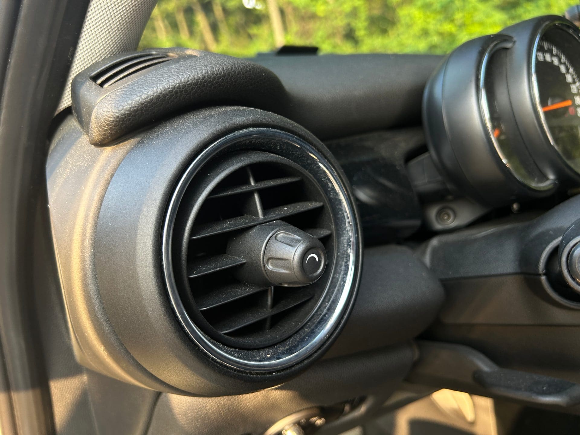 2015 Mini Cooper 5-door (S/N: B05592) 42