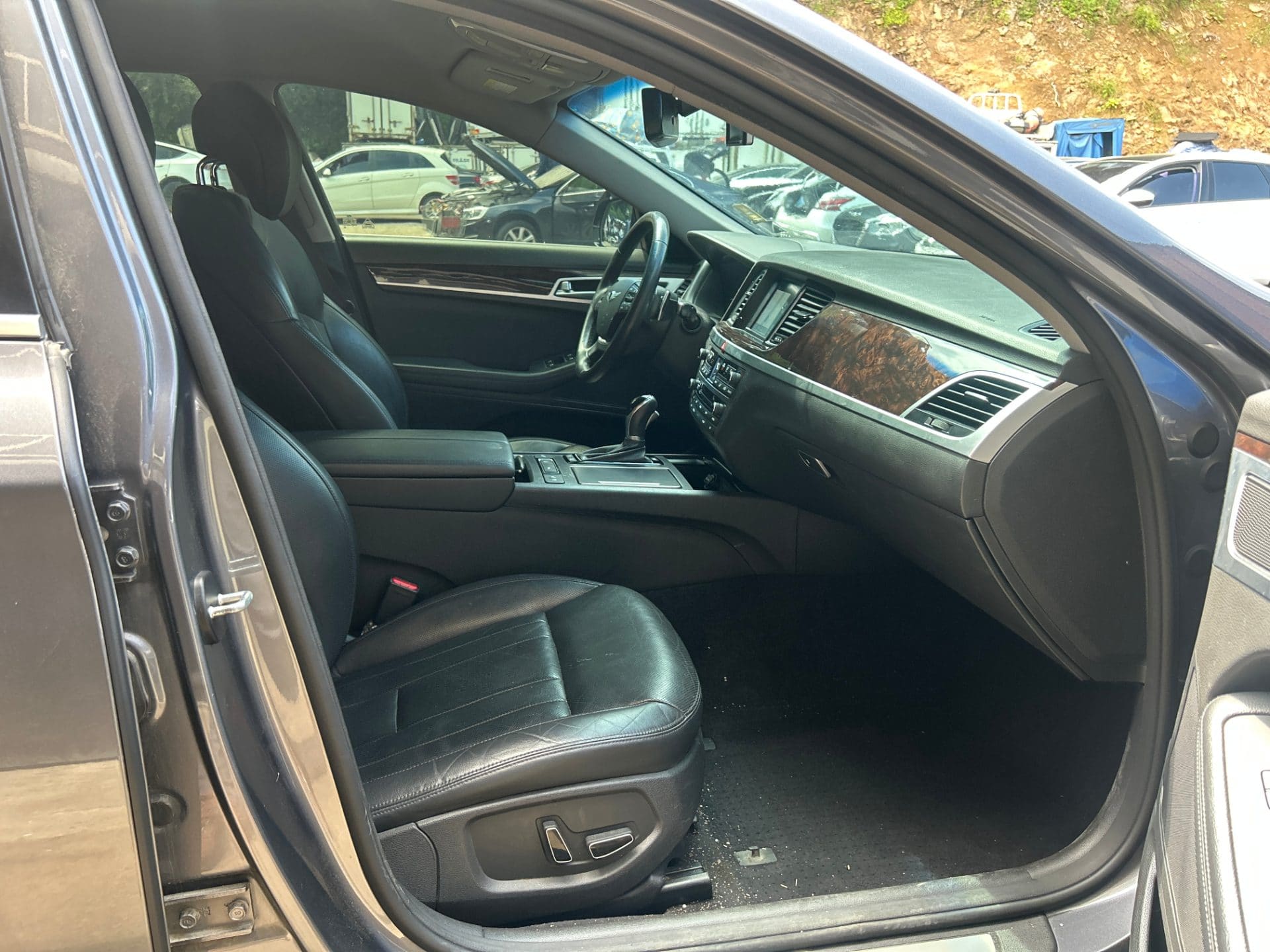 2016 Genesis DH G330 (S/N: 089639) 29