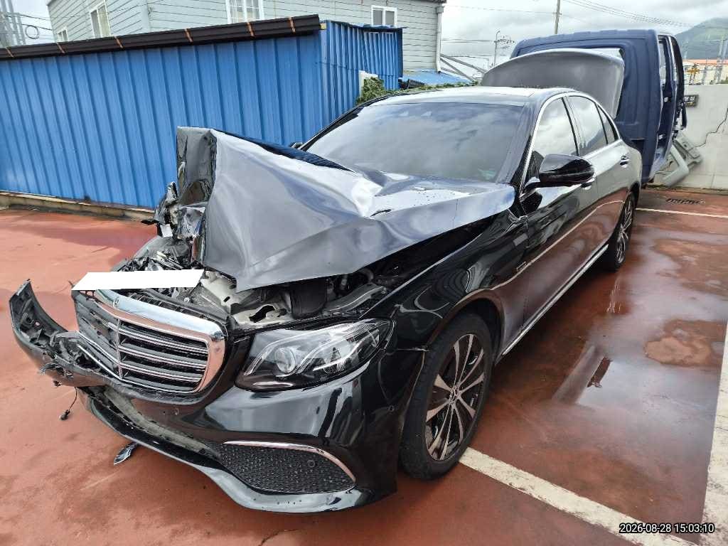 2019 Benz E-Class (W213) E300e (674404) pre-producted 1