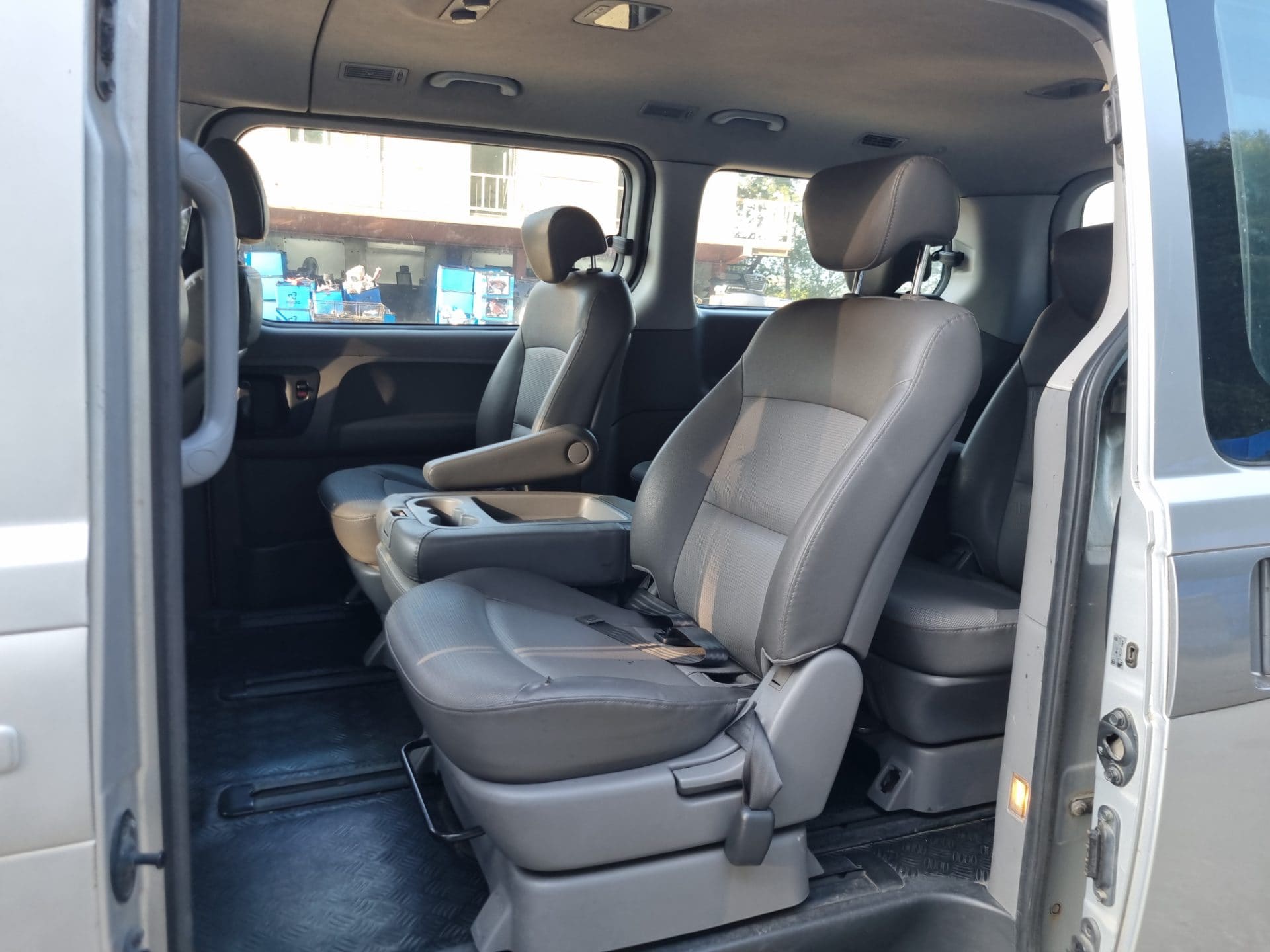 2010 Hyundai Grand Starex Wagon CVX (199869) pre-producted 8