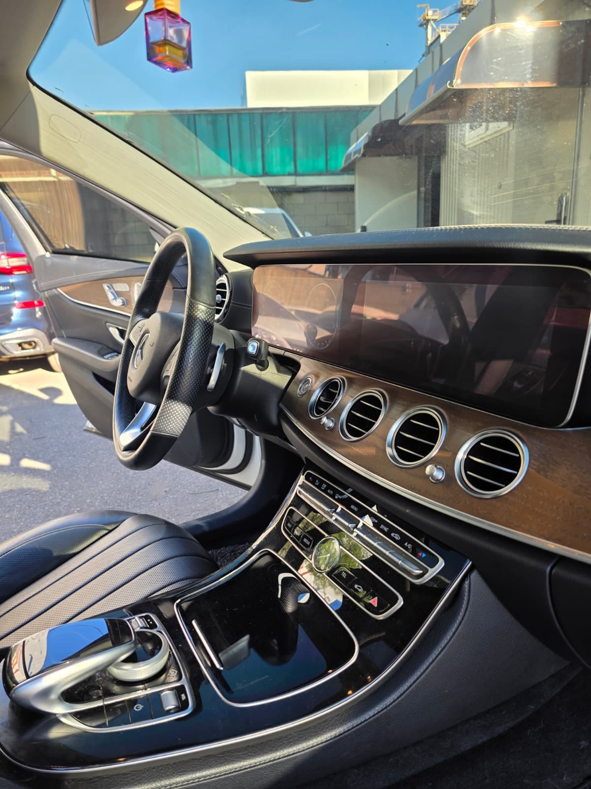 2018 Benz E-Class W213 E300 4MATIC Exclusive (423232) pre-producted 43